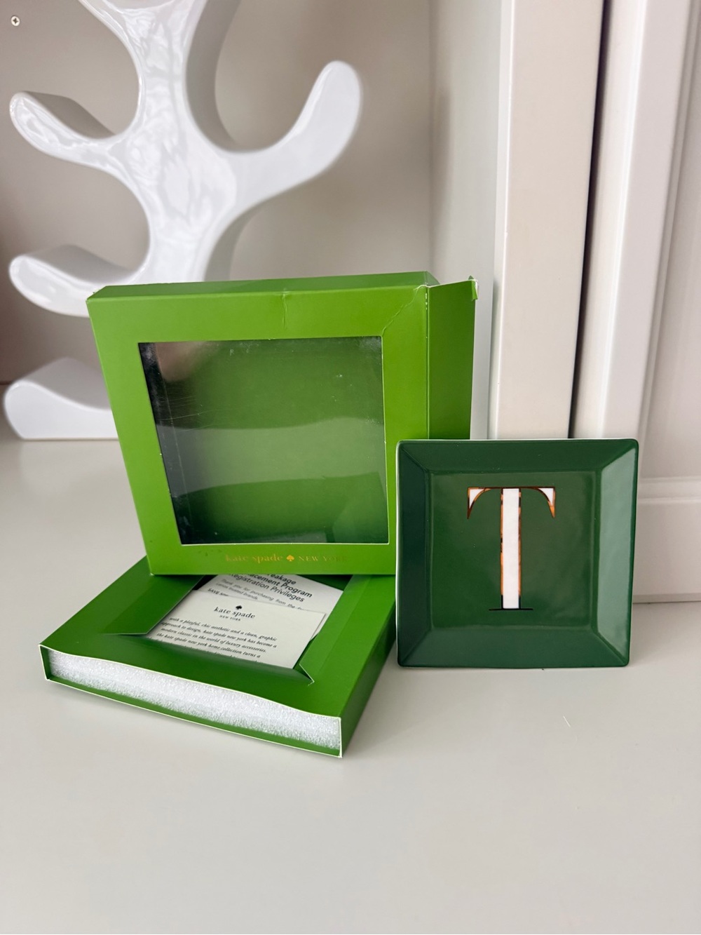 KATE SPADE LENOX Green and Gold "T” It's Personal Jewelry Tray Dish BRAND NEW
